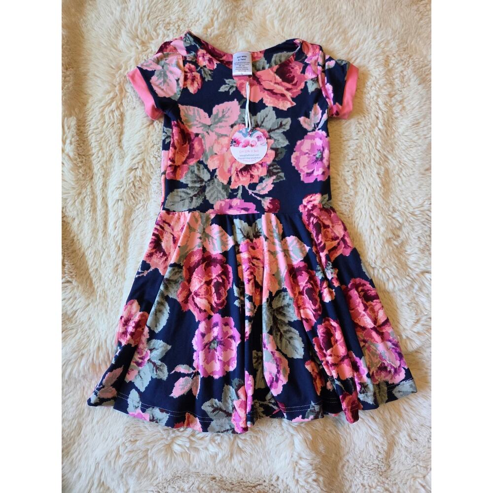Girl With A Twirl Boutique Floral Pixilated Short Sleeved Dress size 6 NWT